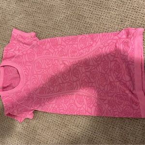rose patterned lululemon shirt
